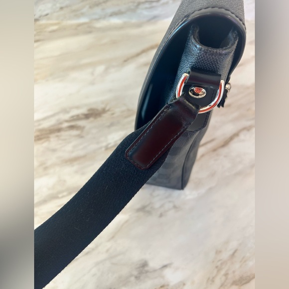 Louis Vuitton District Messenger Bag Damier Graphite - Picture 11 of 16